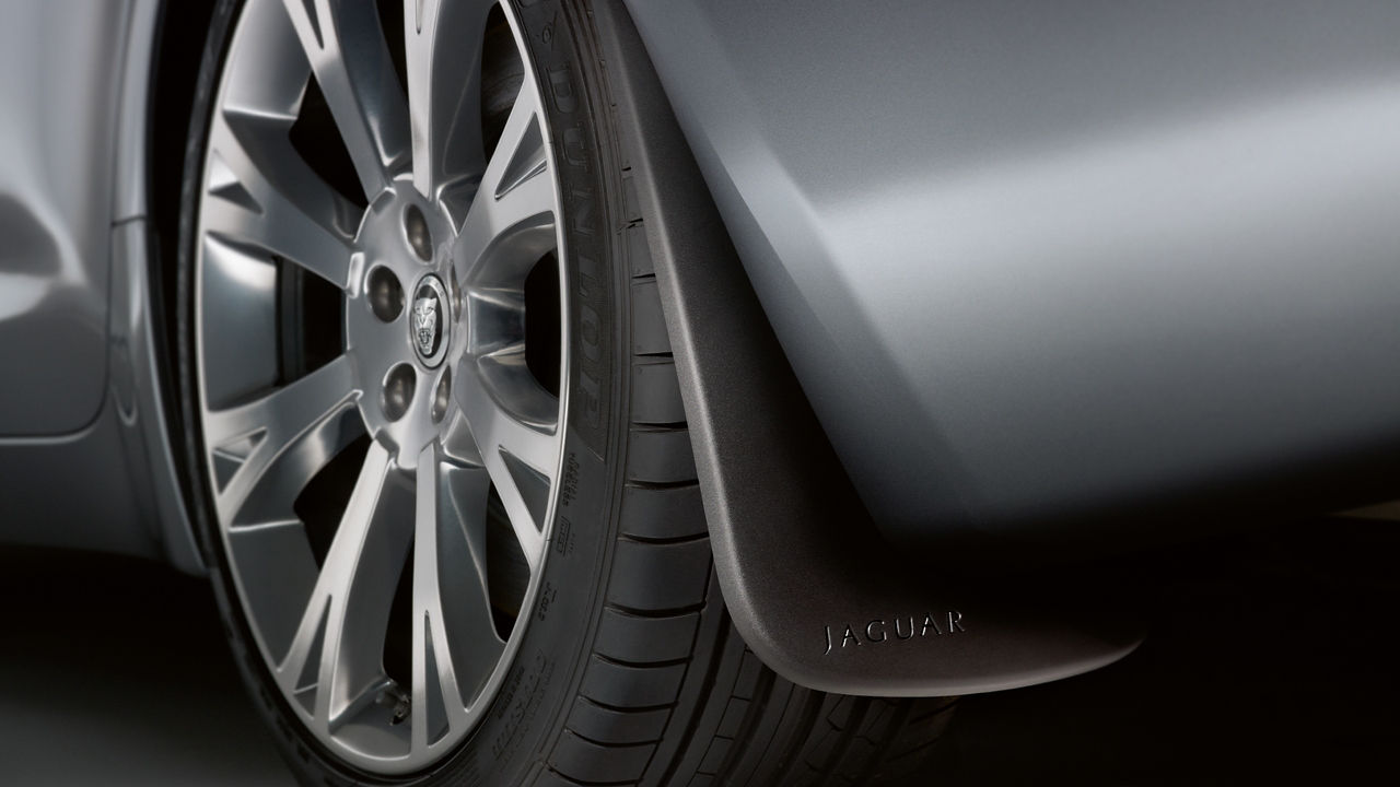 Close View of Jaguar XJ Exterior mudflap