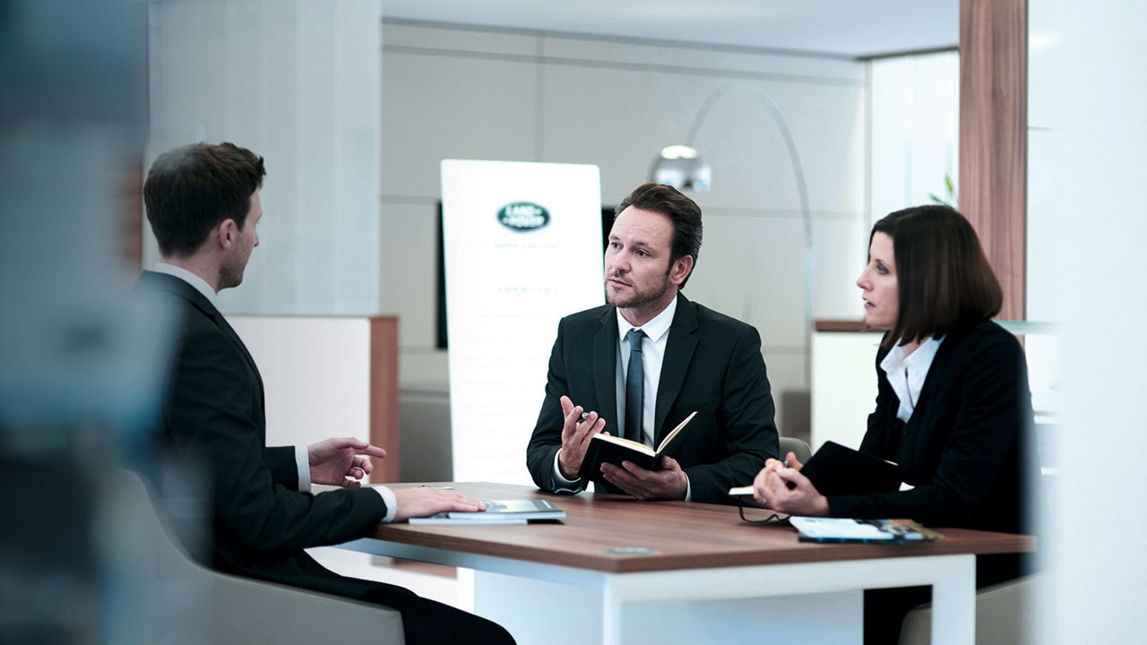 People talking about land rover 