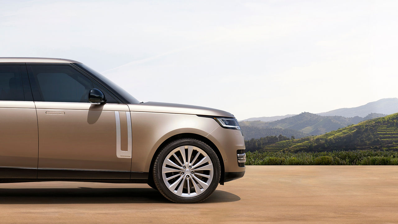 Range Rover | Explore Luxury SUVs and 4x4 Vehicles