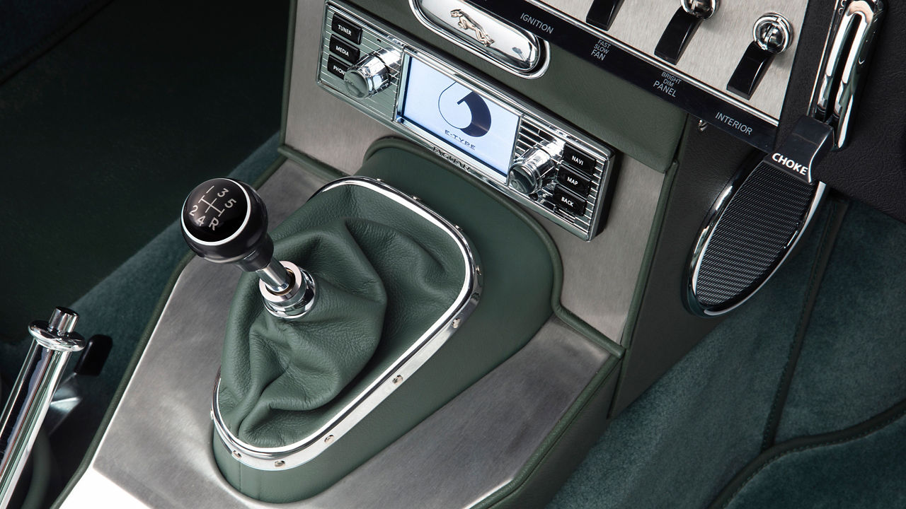 Jaguar E-TYPE OTS gear shift interior look