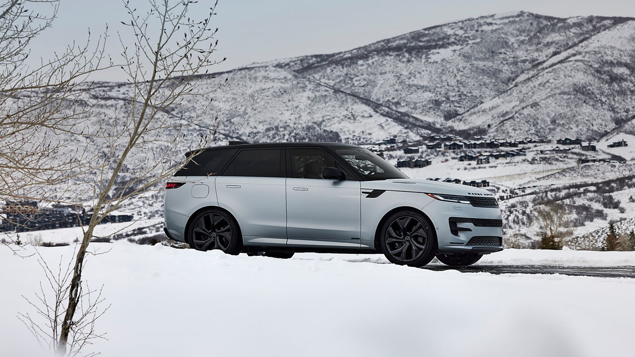 Range rover in snow