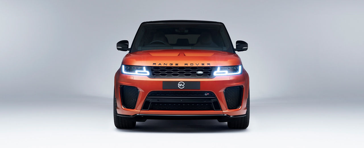 Representation of Range Rover Sport on gradient background