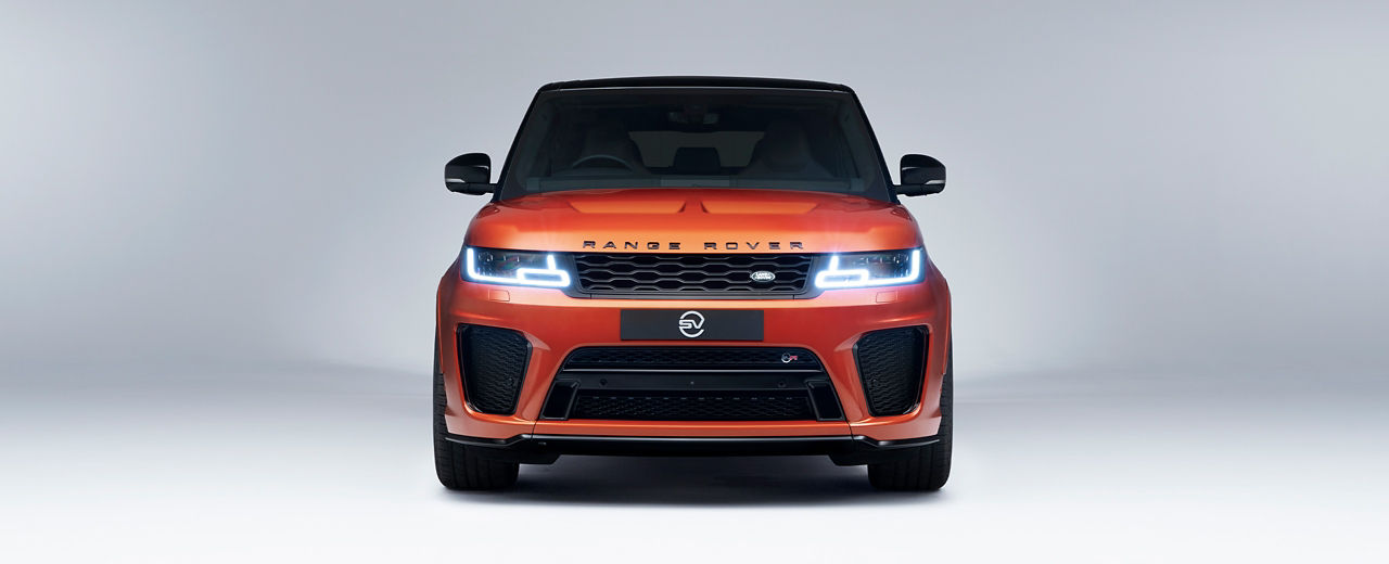 Representation of Range Rover Sport on gradient background