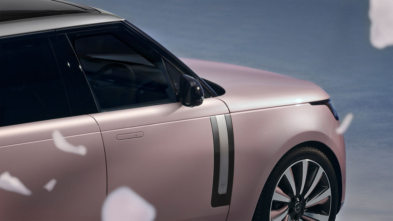Range Rover in Sakura Pink