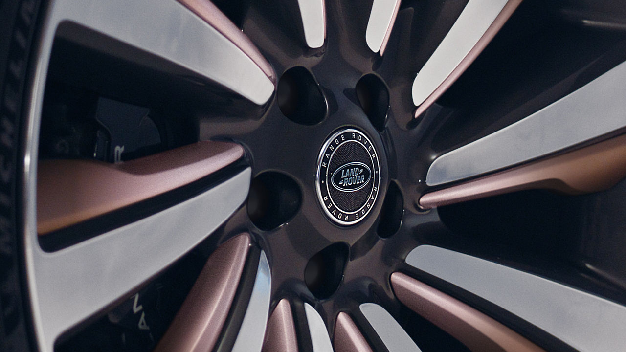 Range Rover Sakura Pink Rim