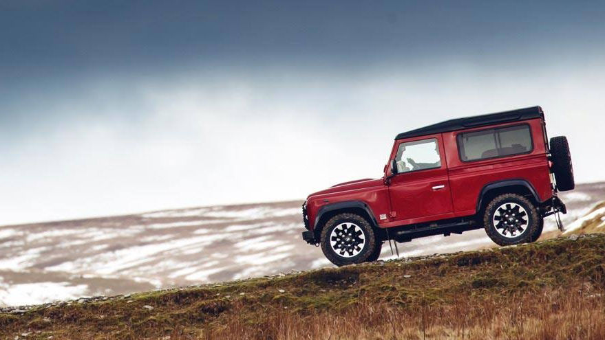 Range Rover Defender off-road