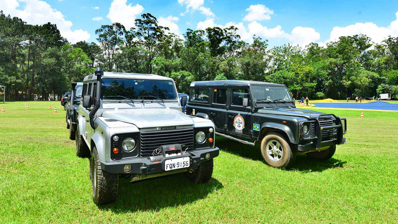 Land Rover Above And Beyond Tour cars