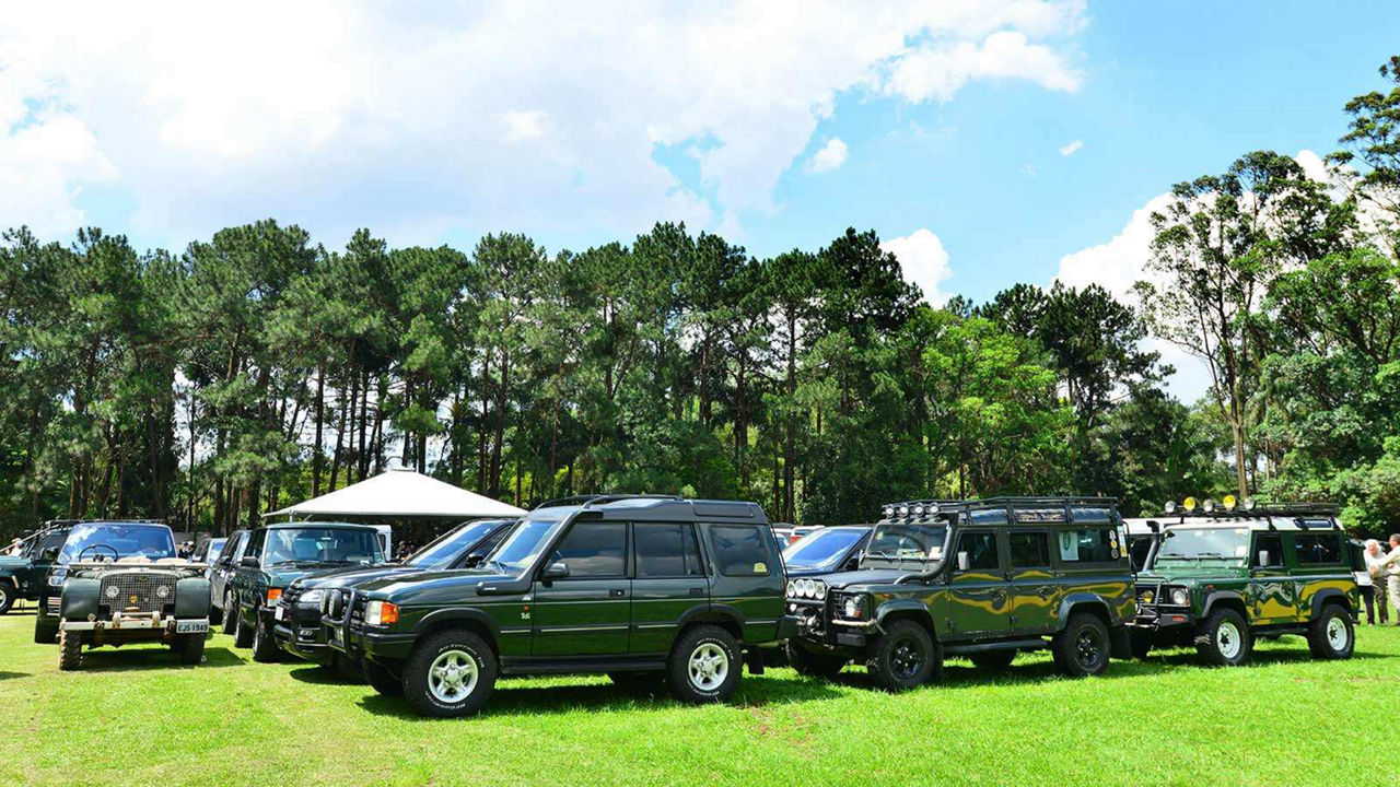 Land Rover Above And Beyond Tour cars