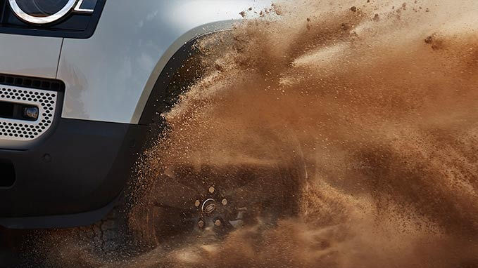 Land Rover Defender spinning wheel