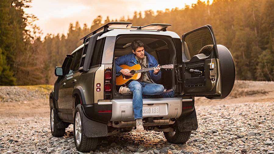 Range Rover JOHN MAYER GOES OUTSIDE