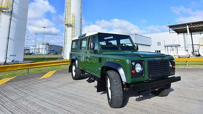 LAND ROVER RESTORATION CLINIC