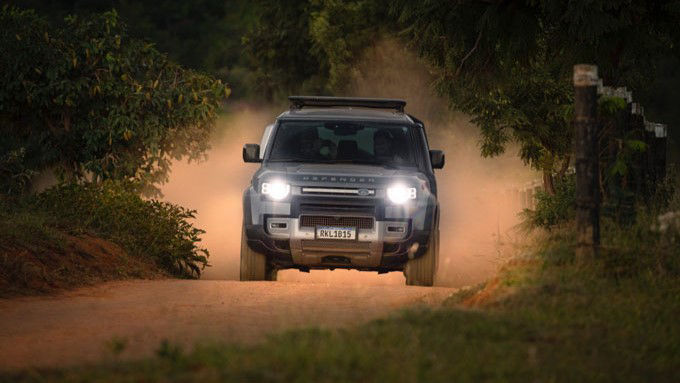 LAND ROVER DEFENDER