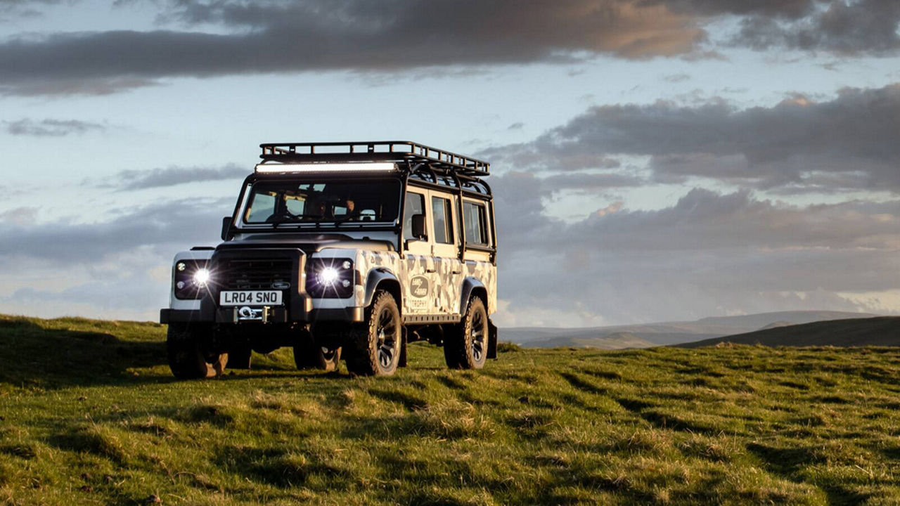 Range Rover Defender Off-Road