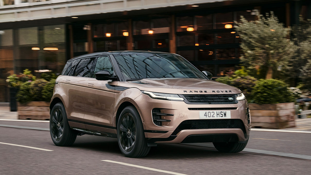 Range Rover Evoque driving in the city