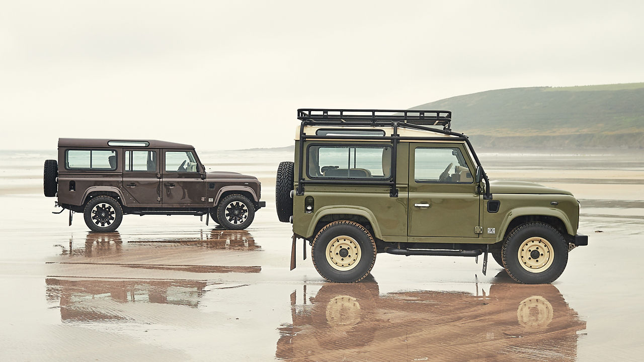 Classic Defender Works V8 Daktari Edition