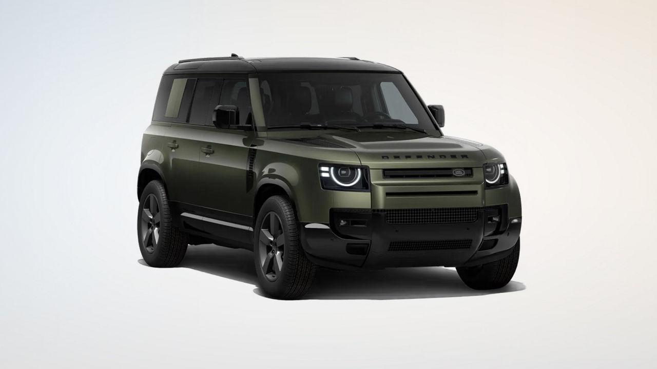 Defender 110 in Woolstone Green