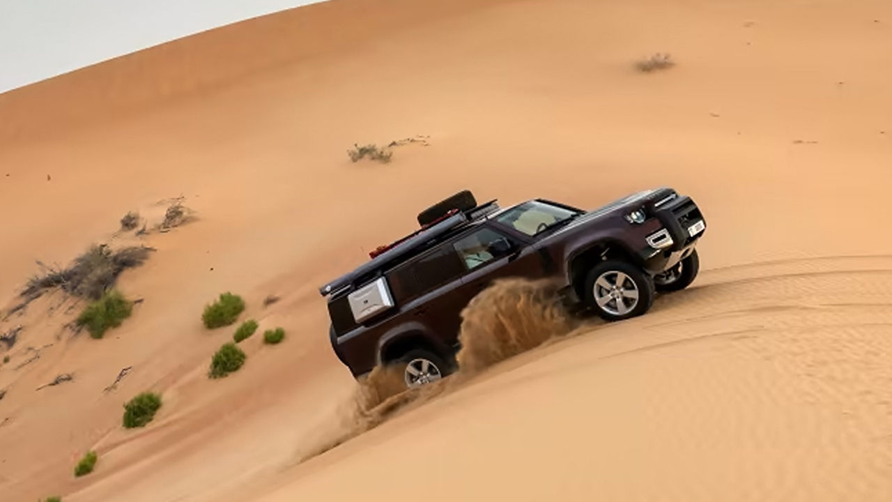 Defender 130 in desert