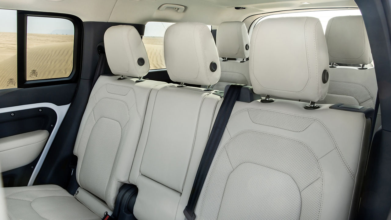 Middle seats of the defender