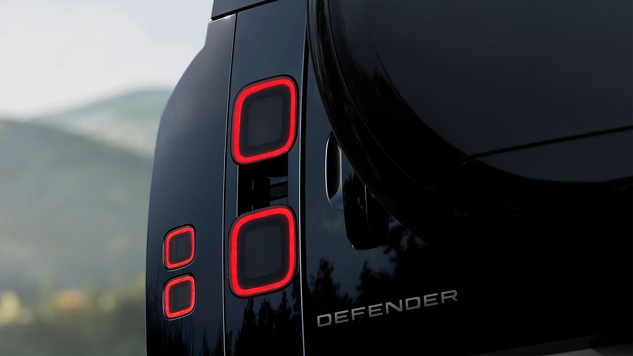 DEFENDER 26MY EXTERIOR TAIL LIGHT
