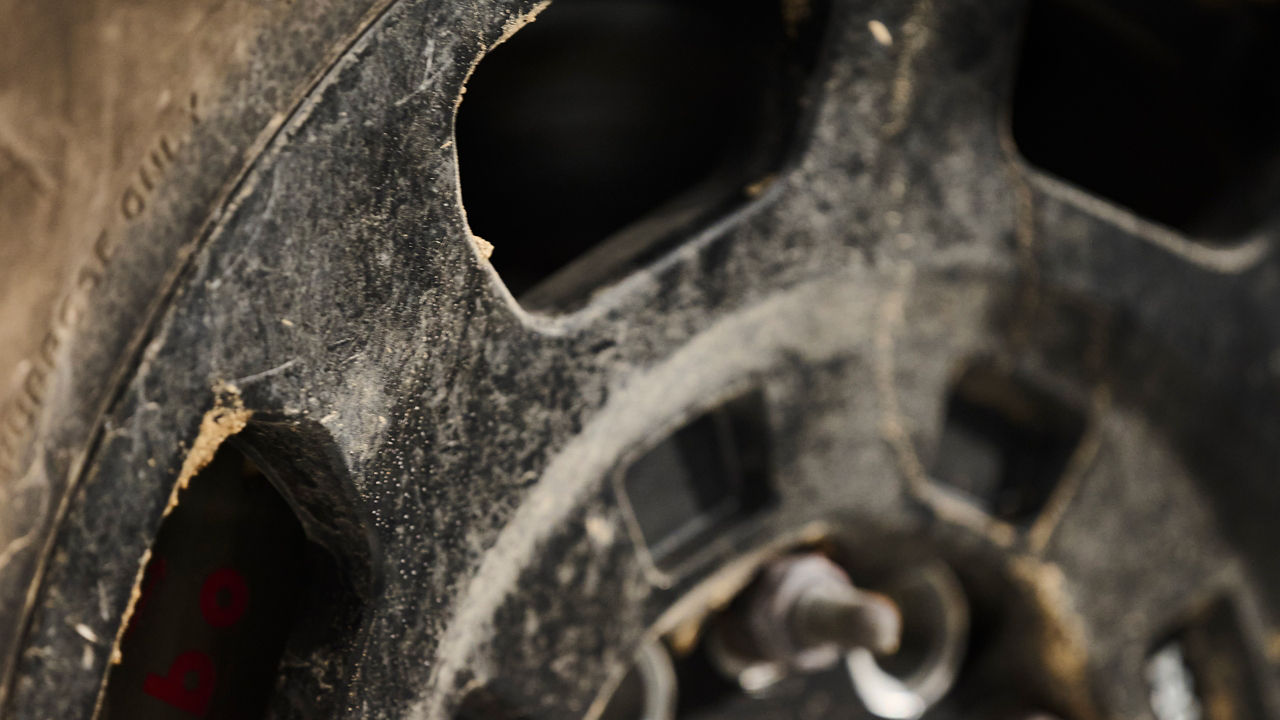 Defender Dakar wheel closeup