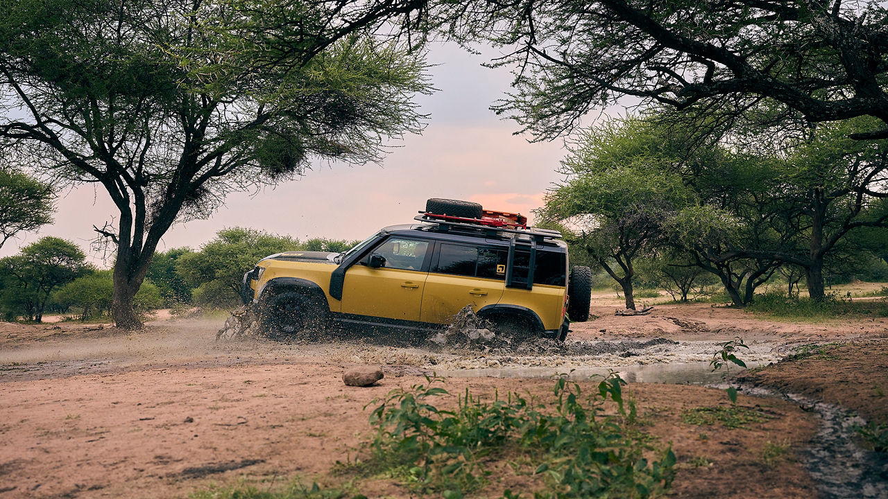Defender Trophy in Desert