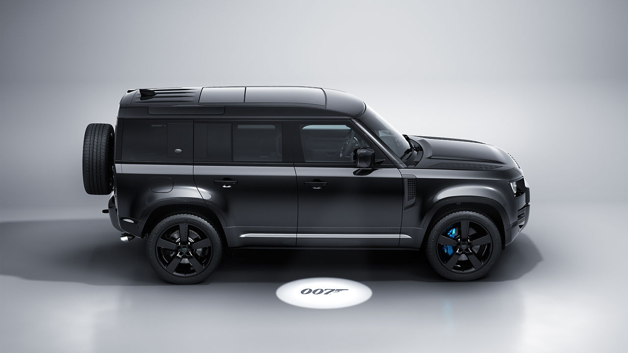 Range Rover Defender 007 James Bond Edition