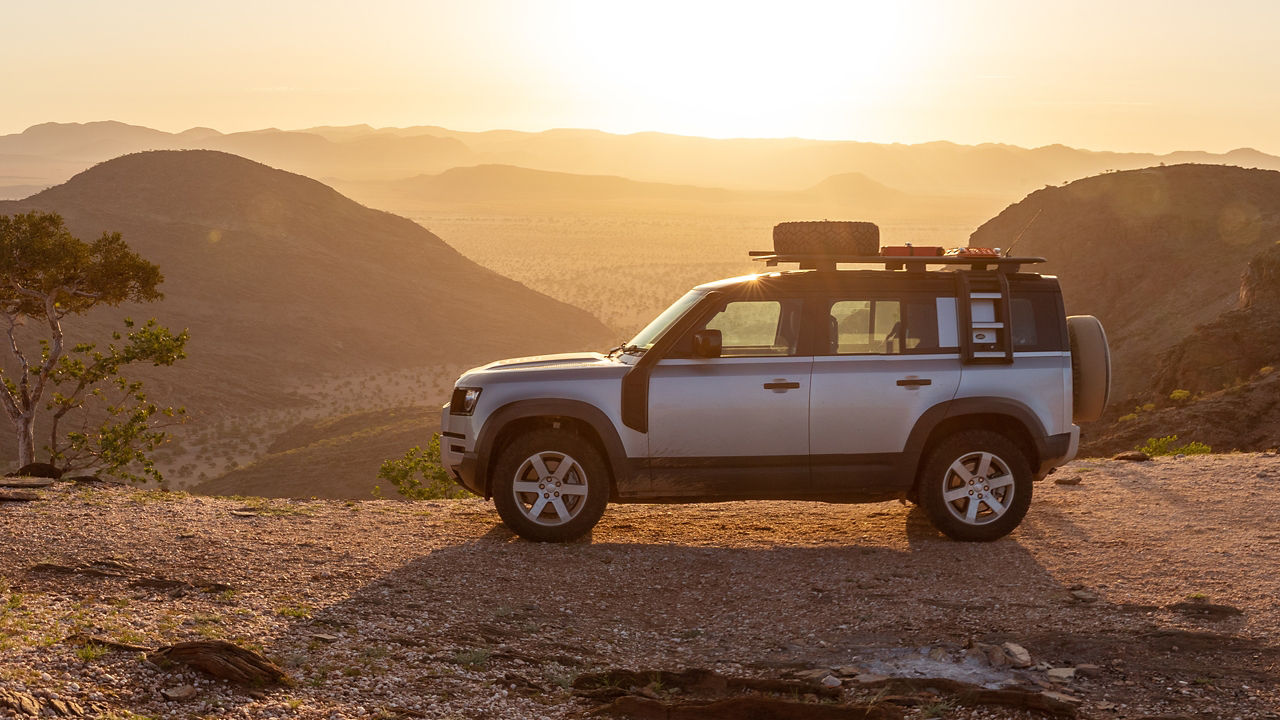 DEFENDER 110 on hill top