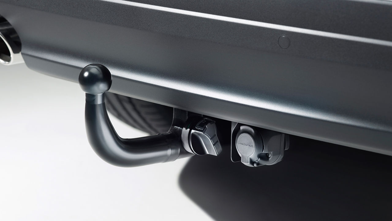 Jaguar F-Pace detachable tow bar