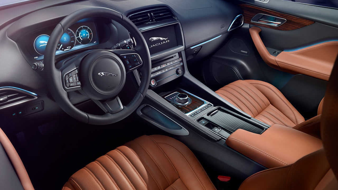 JAGUAR F-PACE INTERIOR DETAILS