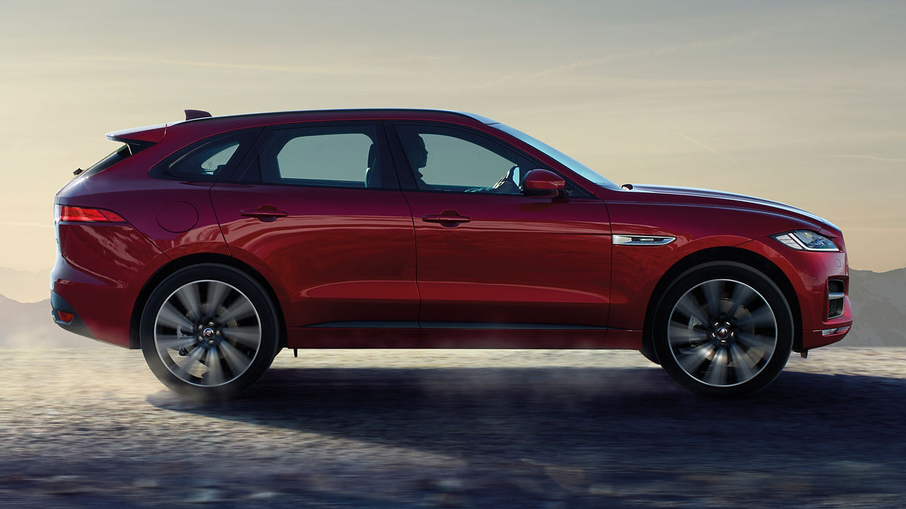 Jaguar F-Pace off roading