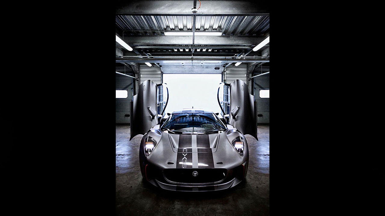 JAGUAR C-X75 HYBRID SUPERCAR PROTOTYPE SHOWCASES TECHNOLOGY OF THE FUTURE