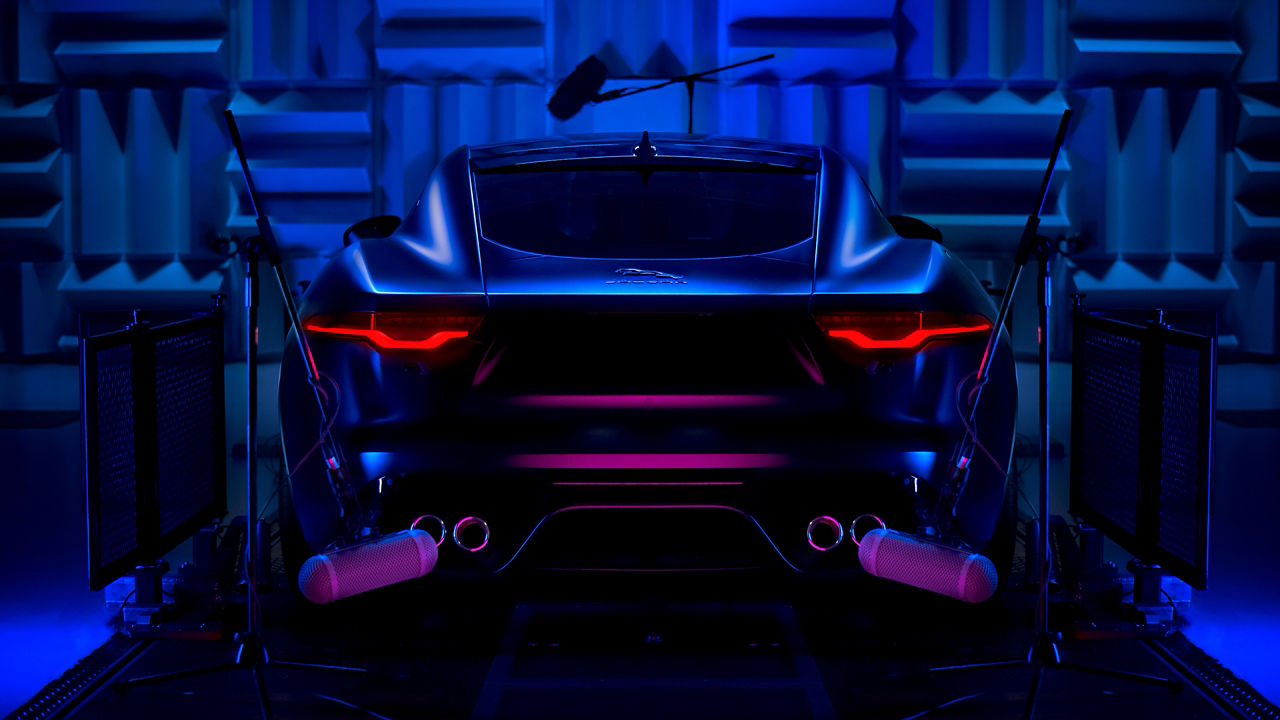 Jaguar F-Type Rear side