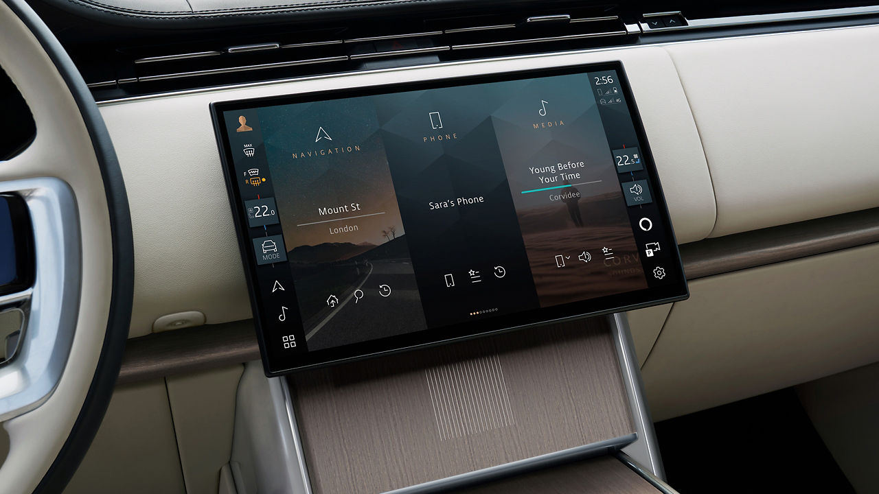 Range Rover interior dashboard and infotainment system.