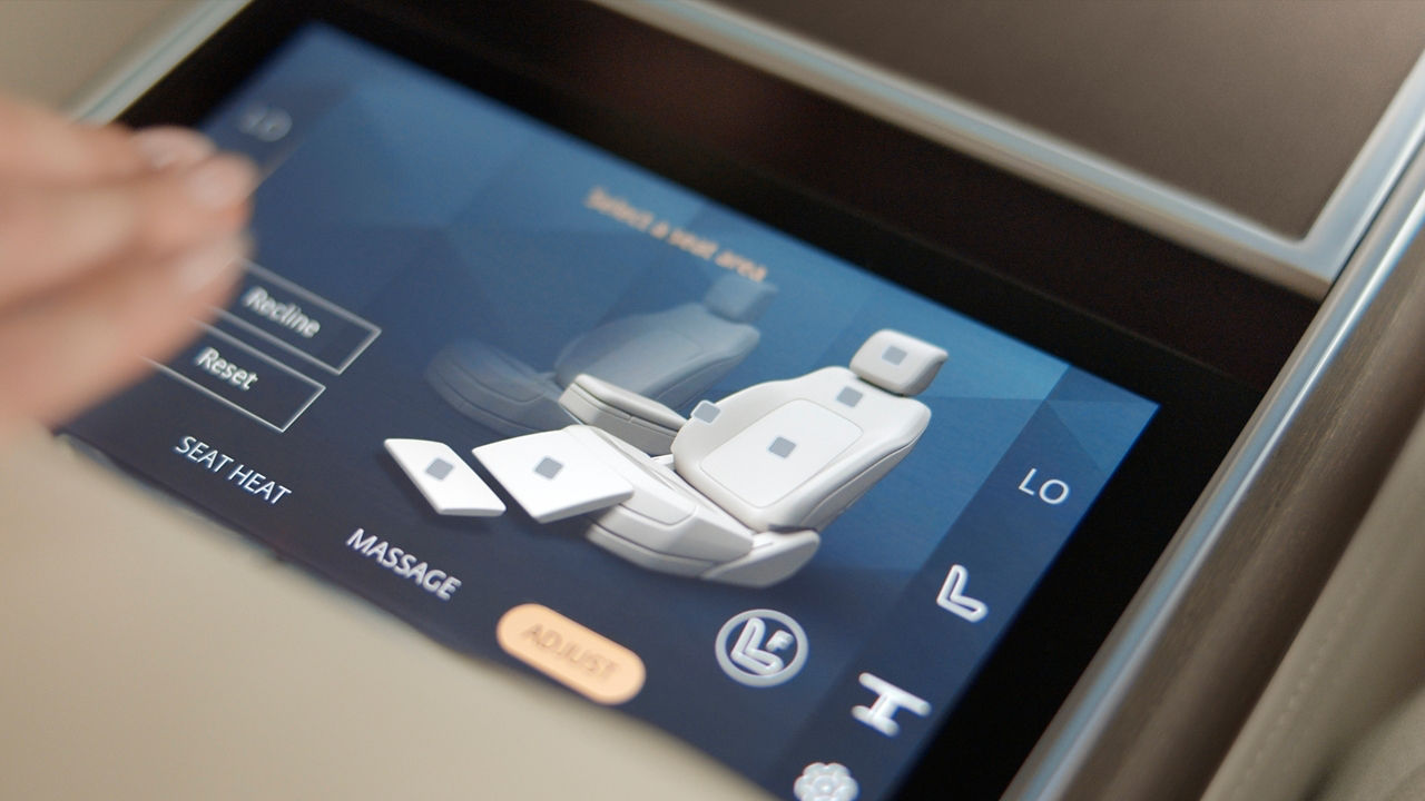 Infosystem display of ranger rover