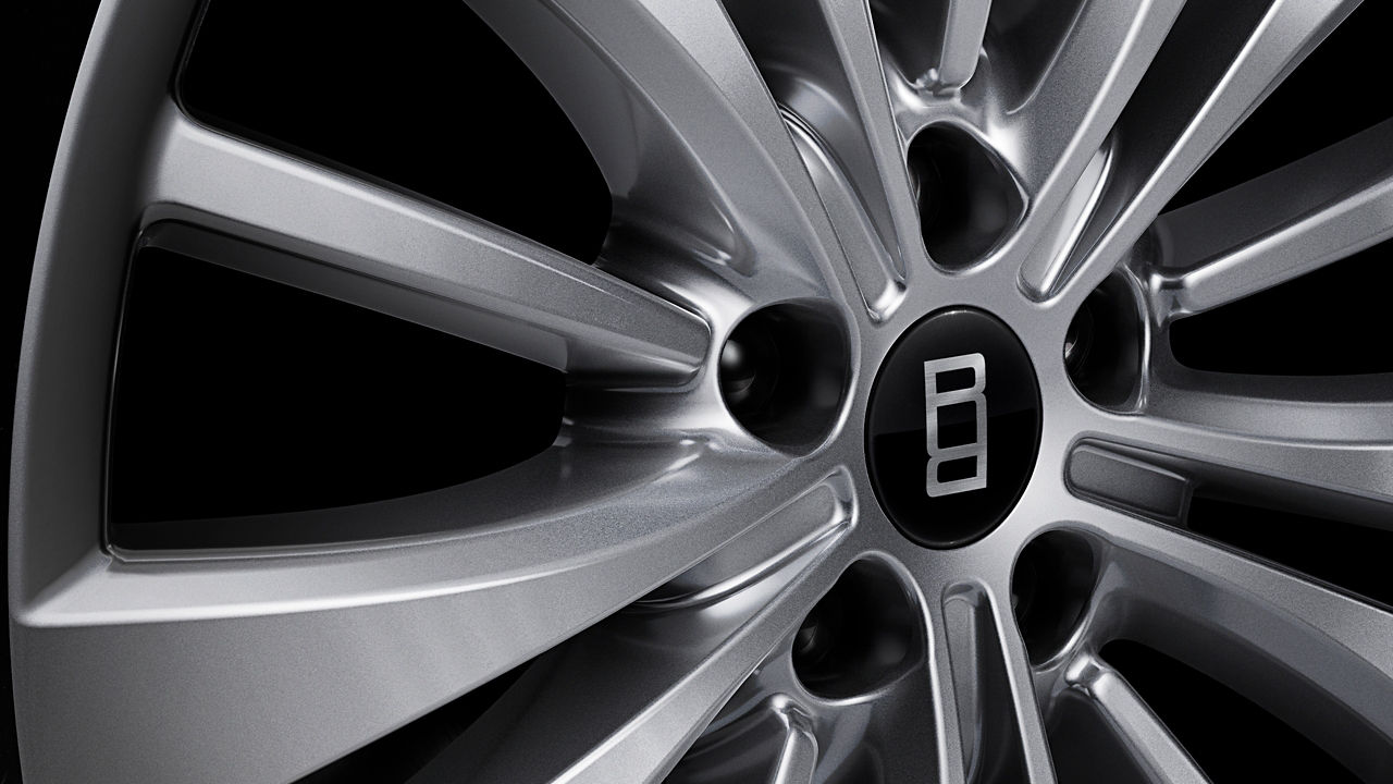 Range Rover wheel close up