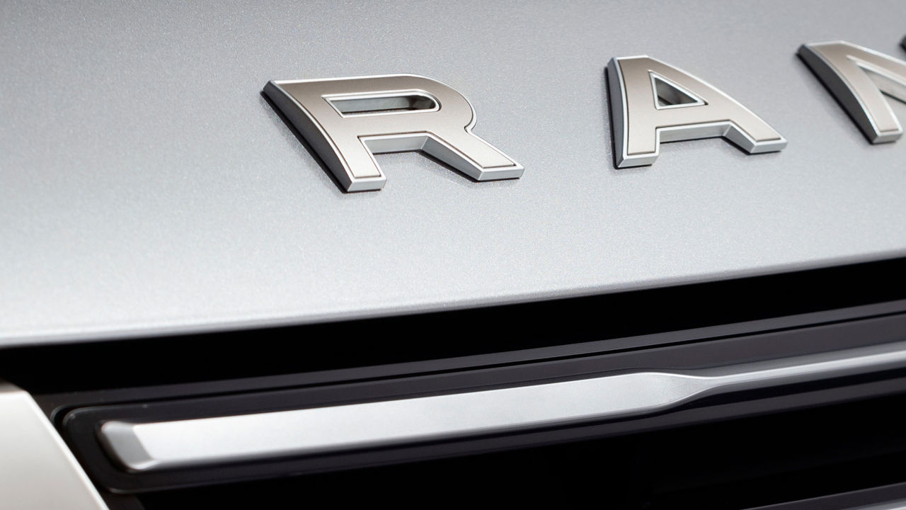 Range Rover Workark on bonet