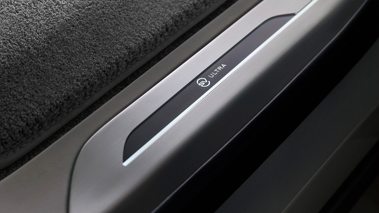 SV ultra Illuminated tread plates pay homage