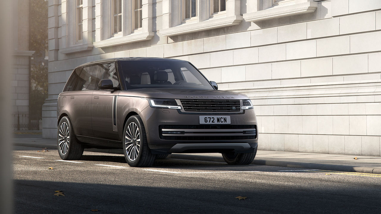 Range Rover Westminster  parked front 3/4 view