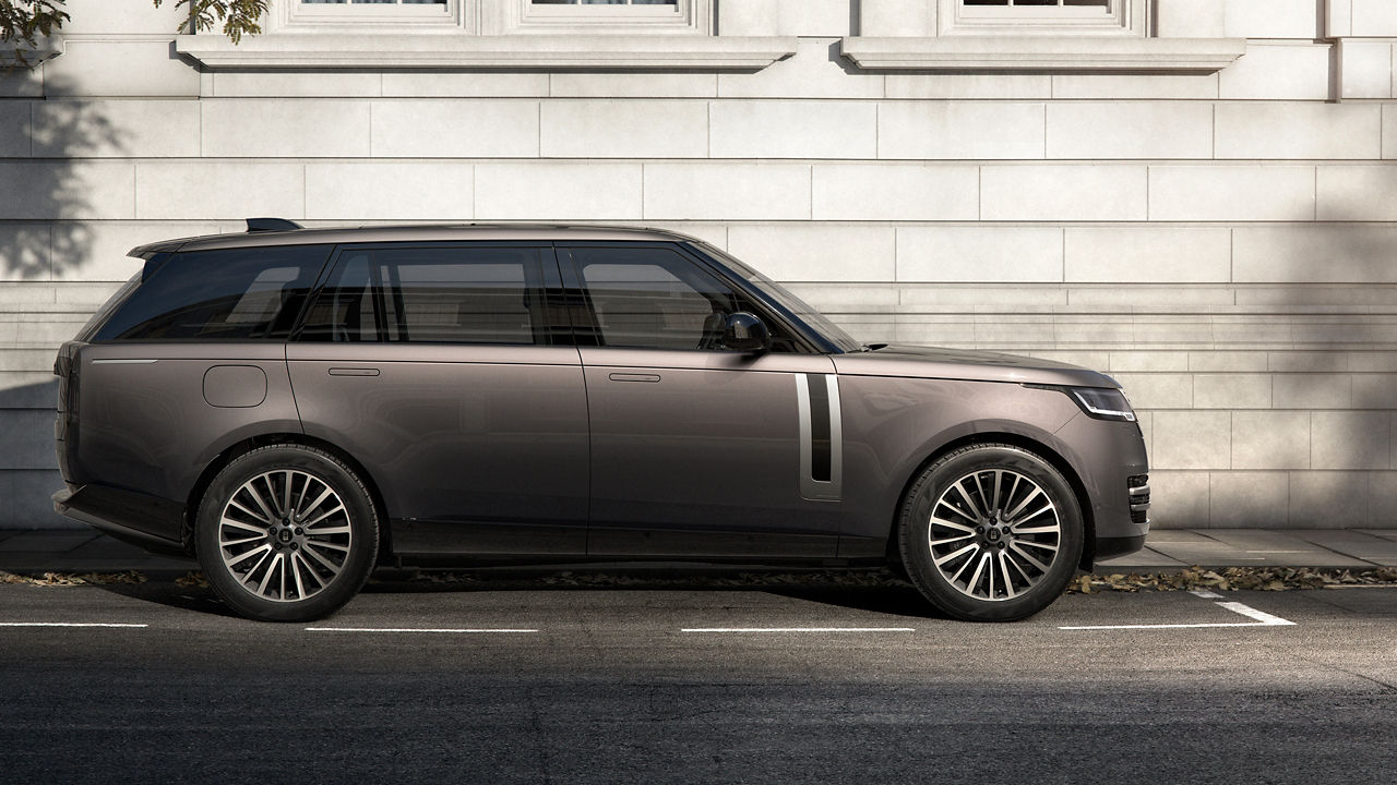 Range Rover Westminster parked site view shot