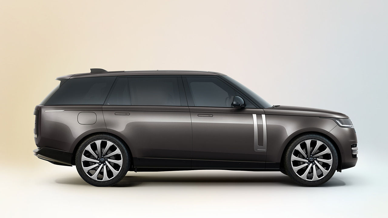 Representation of New Range Rover on gradient background