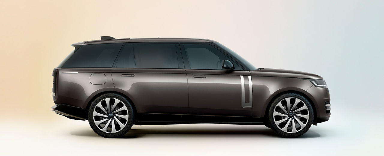 Representation of New Range Rover on gradient background