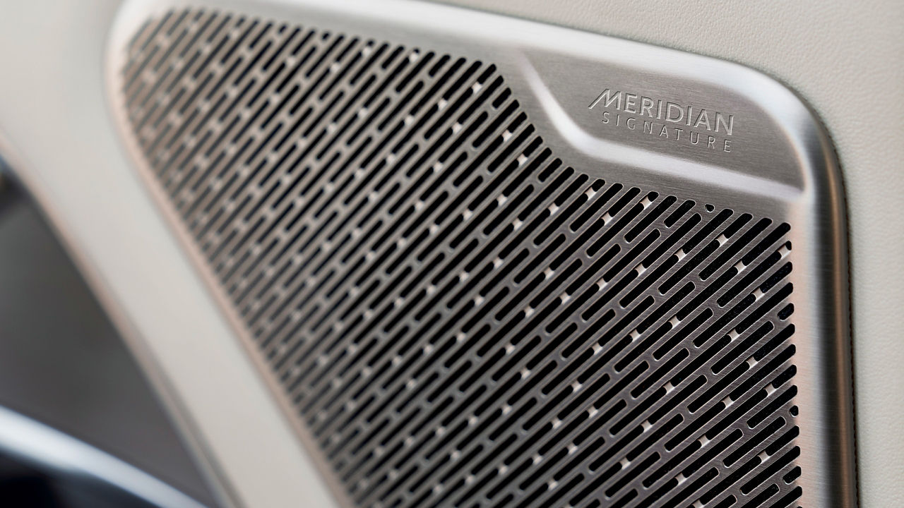 A look in detail at a Meridian Signature Sound speaker inside of a Range Rover