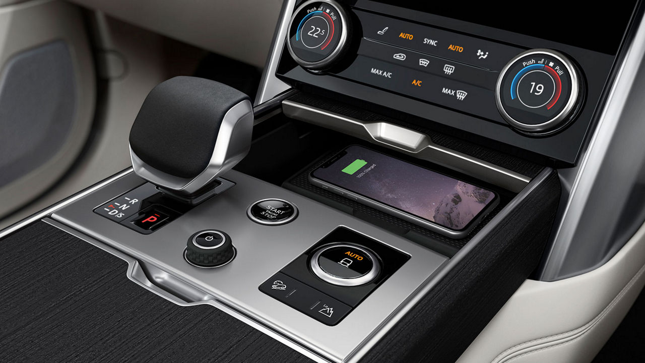 Climate control and gear selector in the New Range Rover