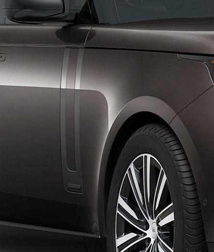 Ranger Rover zoom part of body and half wheel