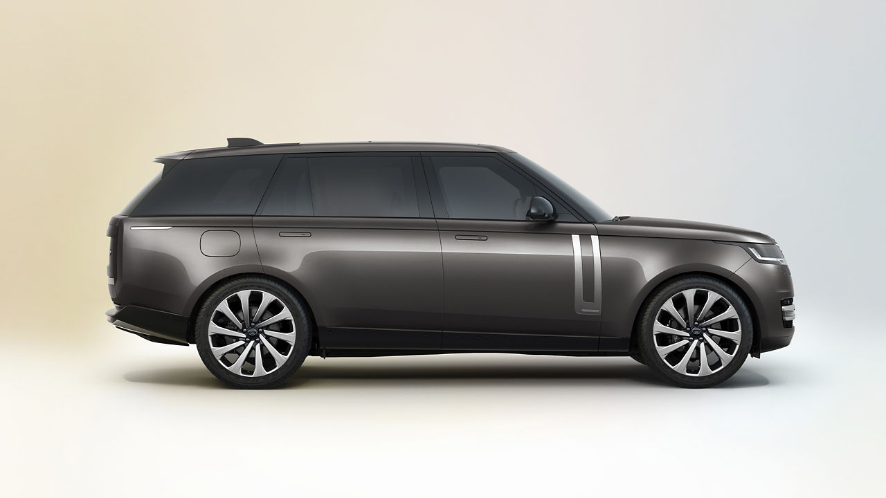 Representation of New Range Rover on gradient background