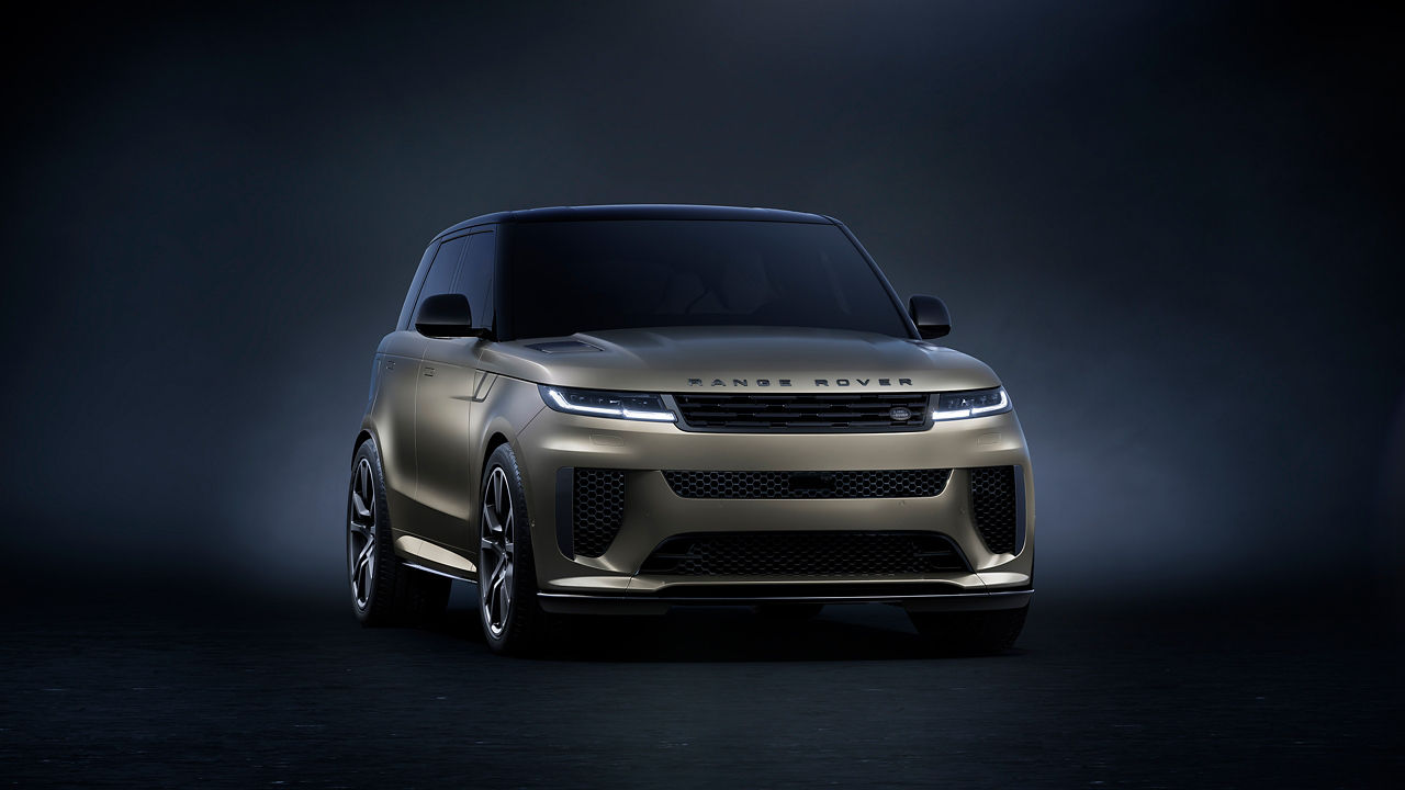 Front view of Range Rover SV