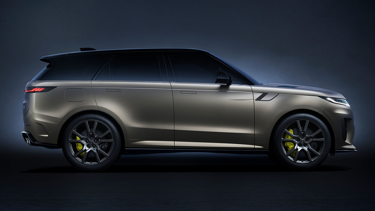 Side view of Range Rover SV