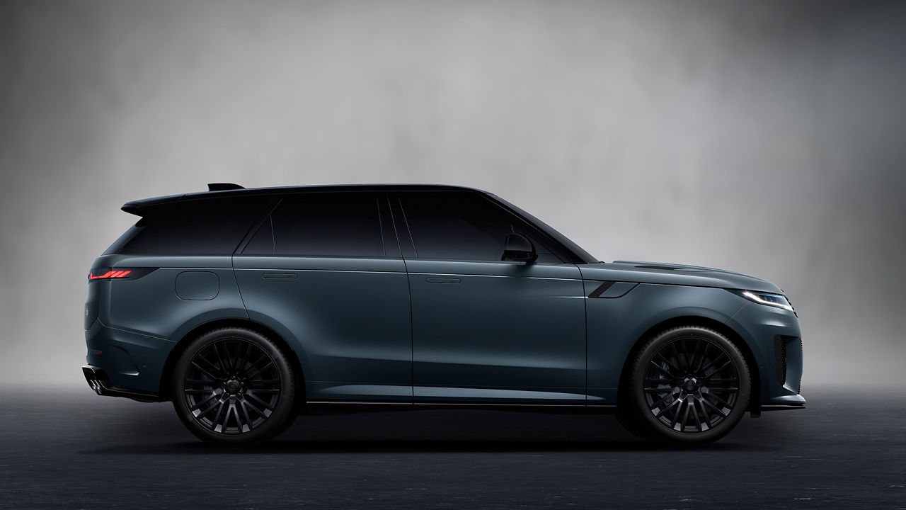 Side view of Range Rover Sport 