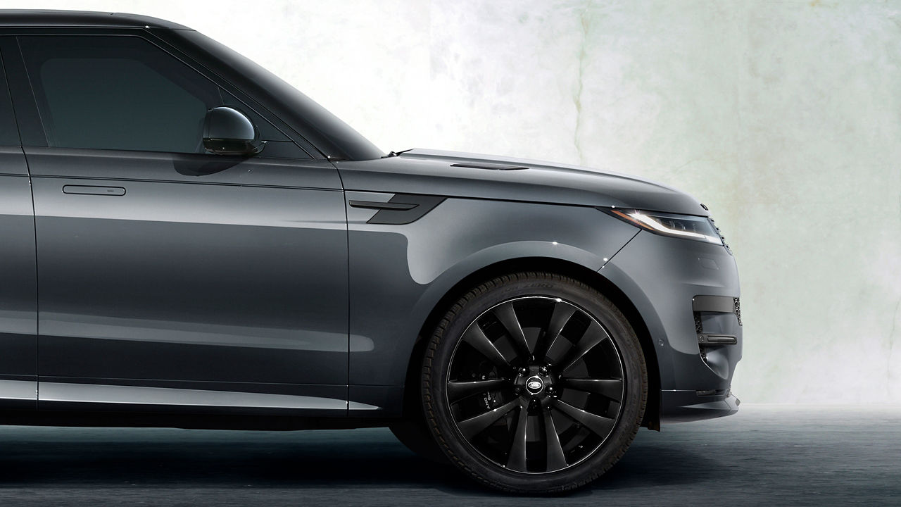 Side cropped view of Range Rover Sport 