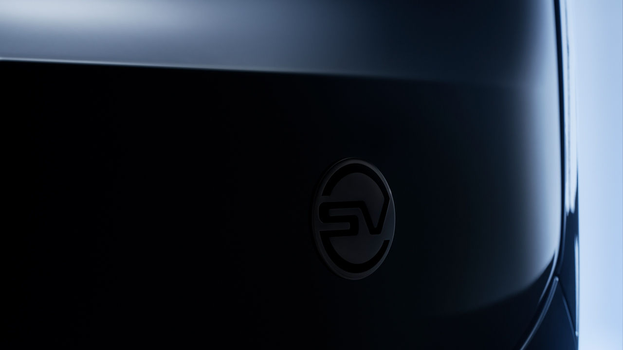 Range Rover Sports SV black Logo